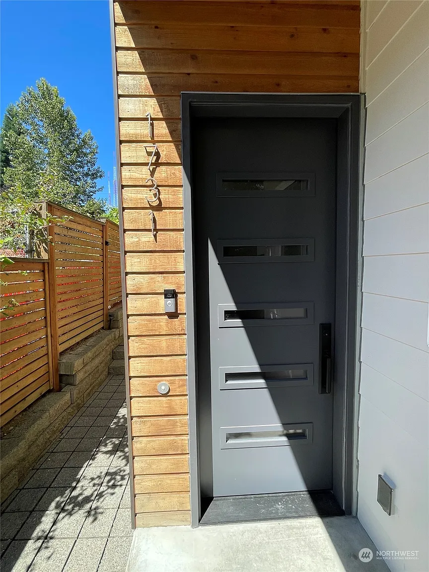 1731 25th Avenue photo 1