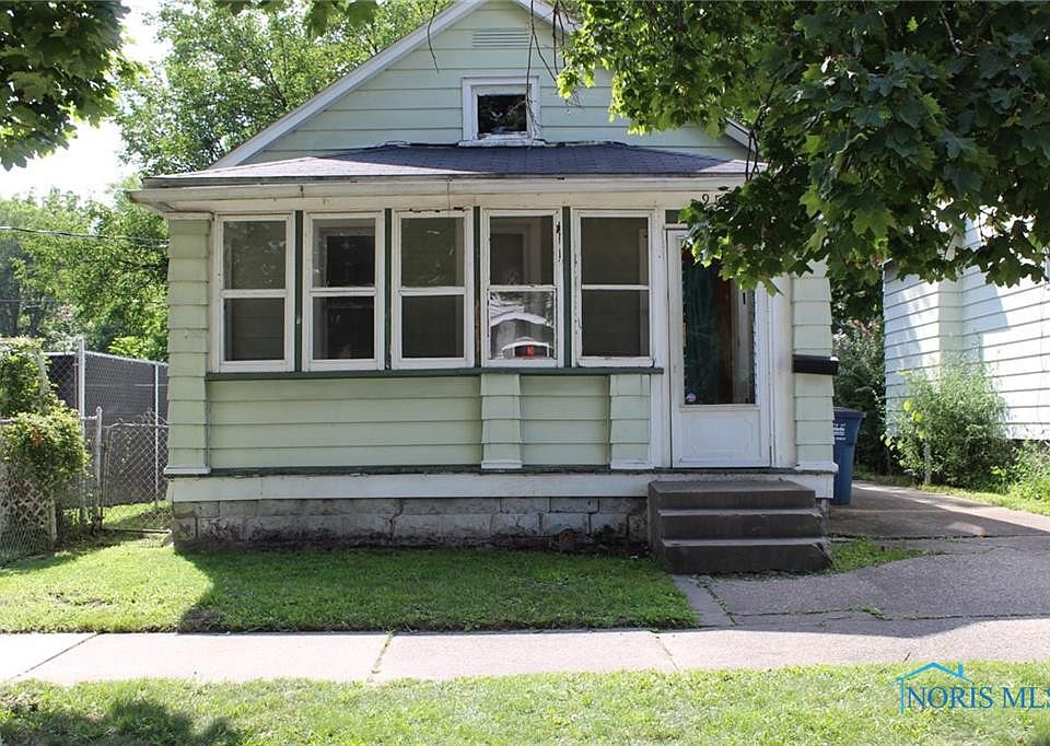1st image of 918 Clark St
