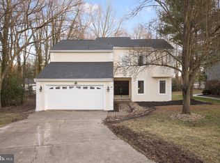 24 Golf View Dr, Voorhees, NJ 08043