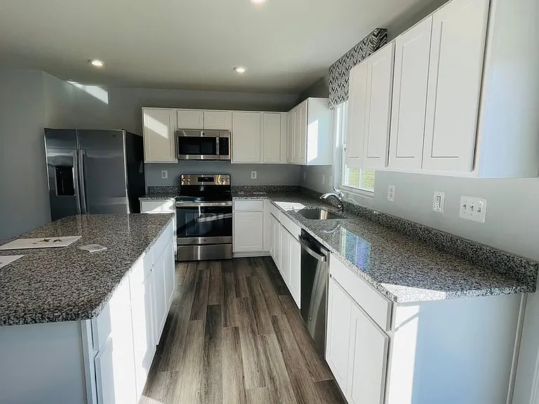 2065 Tailor Dr — Photo 7