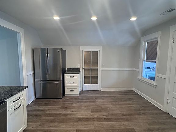 4th image of 5017 N Western Ave