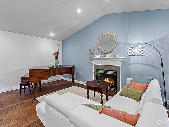 5th image of 13707 13th Avenue NW