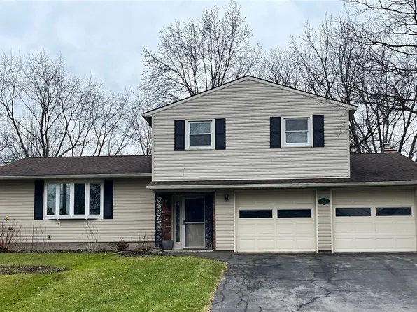 7421 Donegal Way, Liverpool, NY 13088