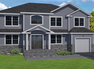 14 Nassau St, Syosset, NY 11791