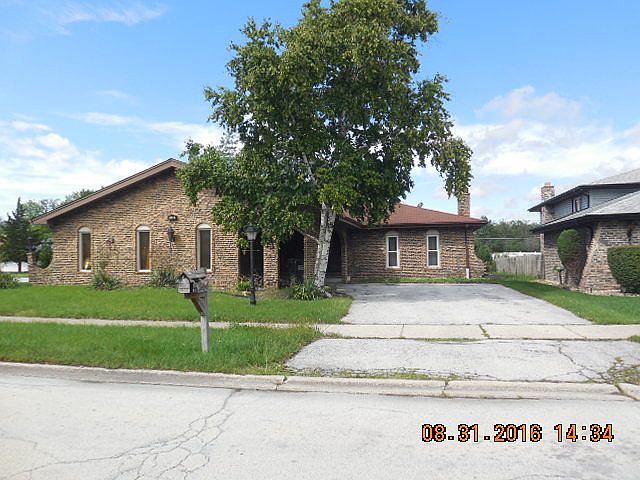 1st image of 1050 E 191st Pl