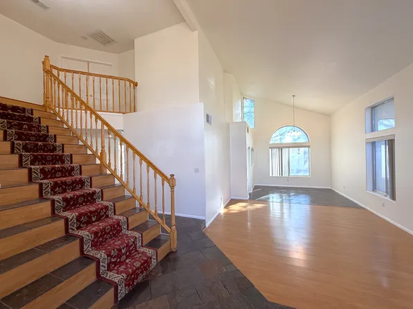 2836 Huber Heights Dr, Las Vegas, NV 89128