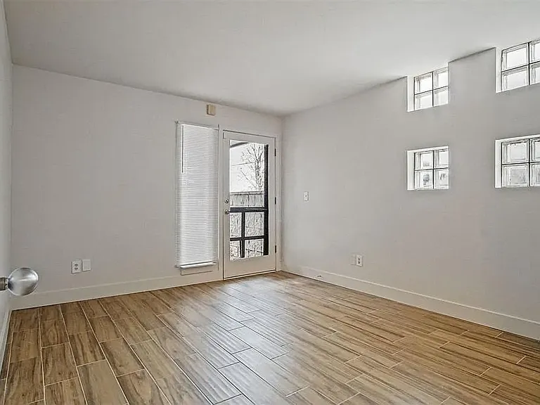 901 NW 7th St #103 — Photo 12