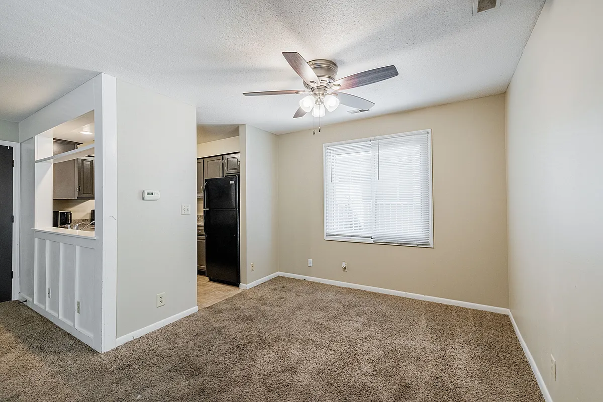 Building Photo - 1110 F St #3