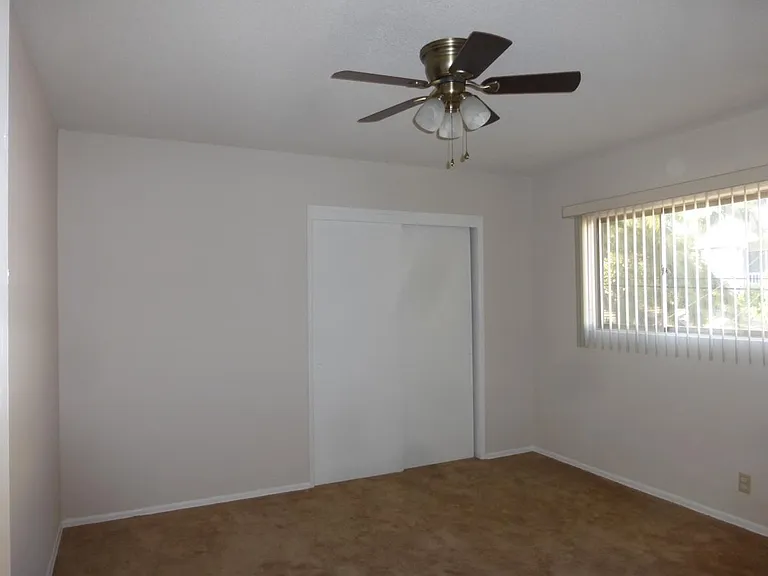 1622 Grismer Ave #G — Photo 22