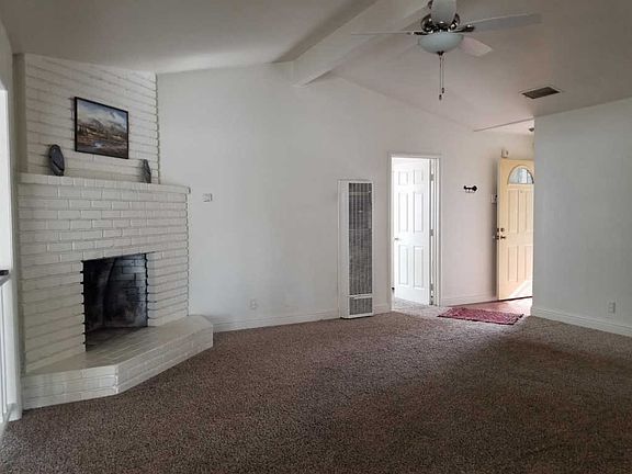 4th image of 5389 E Clay Ave