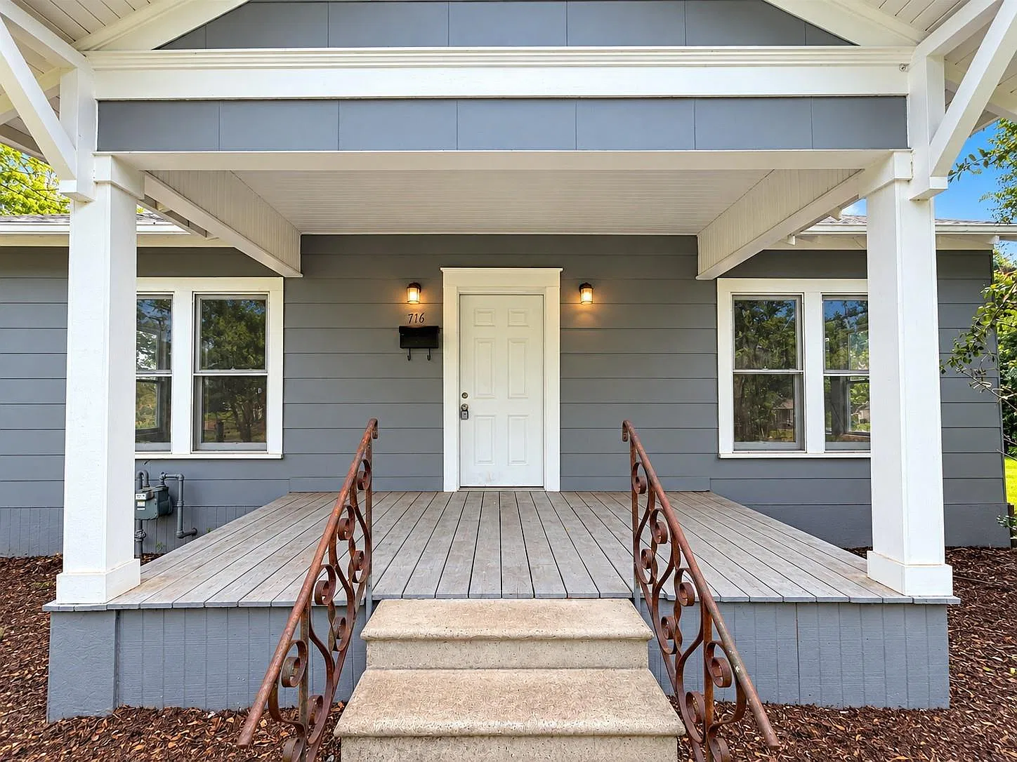 3 bed, 1.0 bath, 1296 sqft, $1,500 — Photo 2