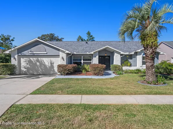 1227 Overland Dr, Spring Hill, FL 34608