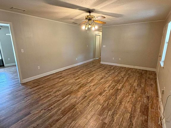 5th image of 149 Henderson Dr