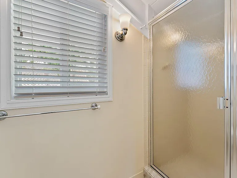107 Mako Ln — Photo 32