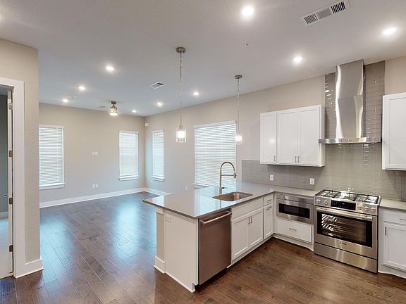 5th image of 4415 Jackson Ave #4415