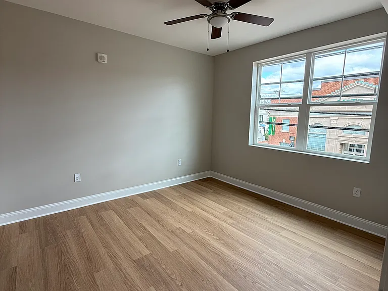 14703 Main St #1 — Photo 11