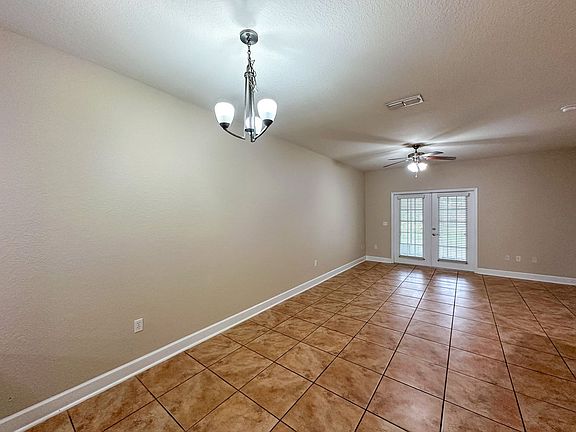 4th image of 2508 SW 35th Pl #K65