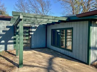 431 W 33rd Ave, Winfield, KS 67156