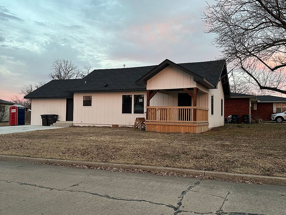 1st image of 102 Meadowlark Ave