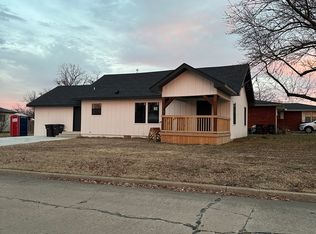102 Meadowlark Ave, Bartlesville, OK 74006