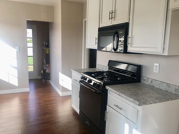 5th image of 6107 La Canada Cir