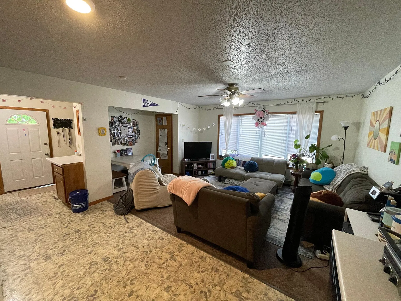 5 bed, 800 sqft, $1,925 — Photo 1