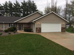 213 1st Ave SW, Geneva, MN 56035