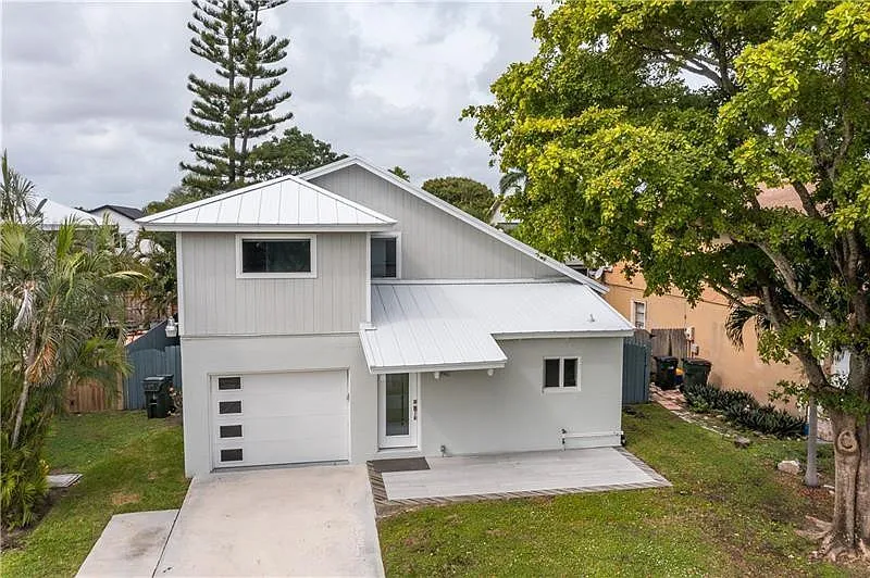2425 Southridge Rd