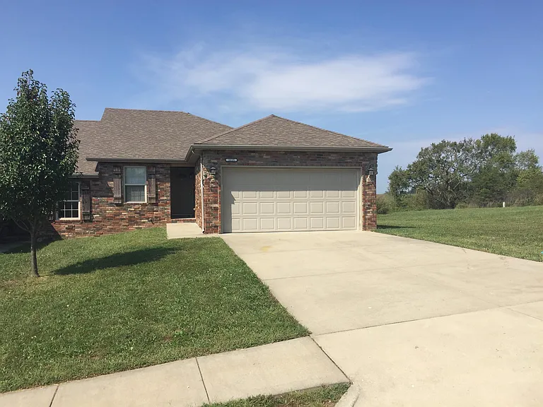 1115 N Missouri Dr — Photo 2