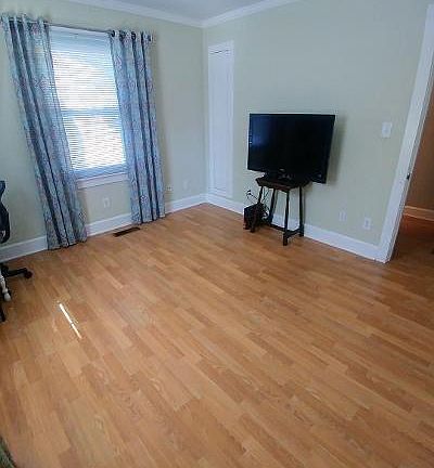 4th image of 135 Elizabeth St