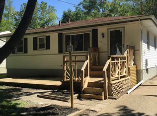 2913 E 37th Ct, Des Moines, IA 50317