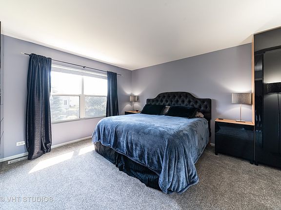 5th image of 3997 Blackstone Dr