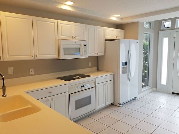 4th image of 100 Palm Harbor Pkwy APT 14