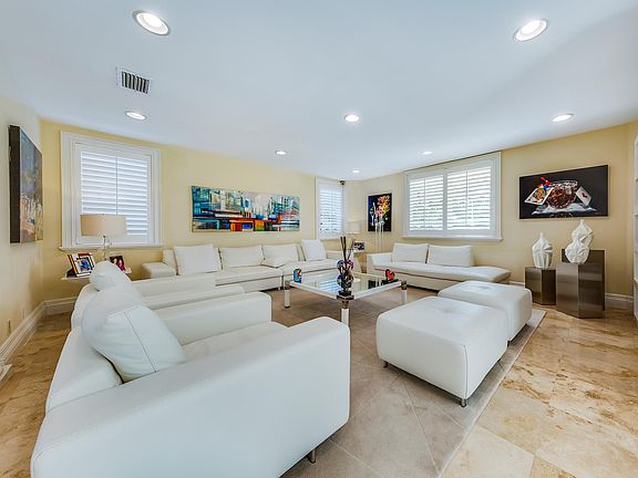 5th image of 3637 Poinciana Ave