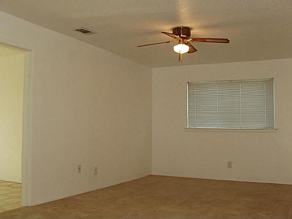 5th image of 110 Glenview Pl