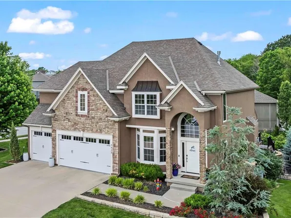 1632 SW Napa Valley Dr, Lees Summit, MO 64082