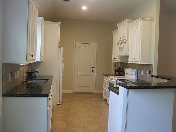 16' x 10.5' Kitchen... 