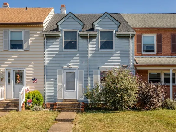 814 Meadowlark Dr, Harrisonburg, VA 22802