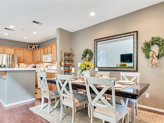 5th image of 1925 E Harvard Privado APT B