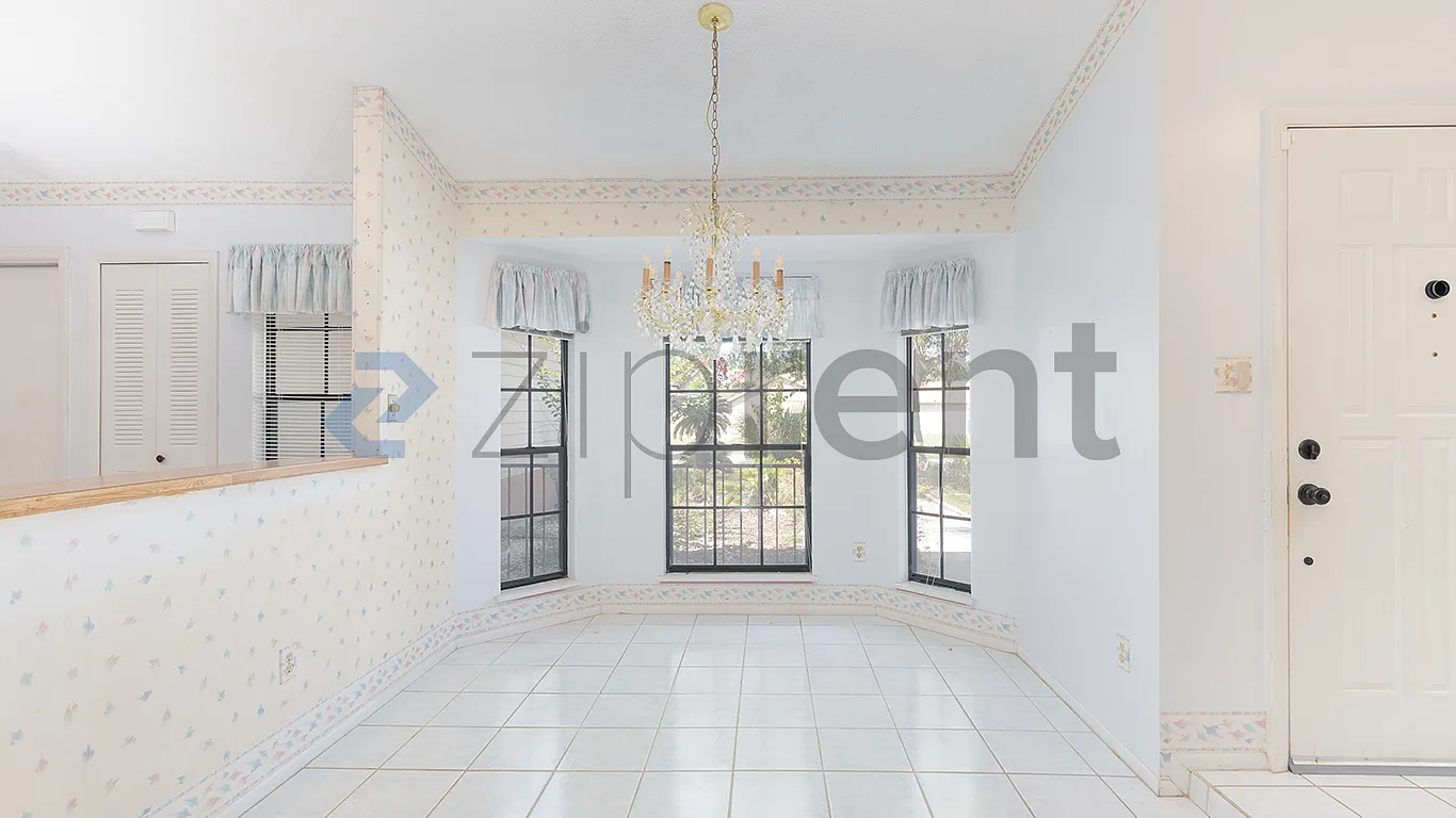 3 bed, 15041988 sqft, $2,100 — Photo 1
