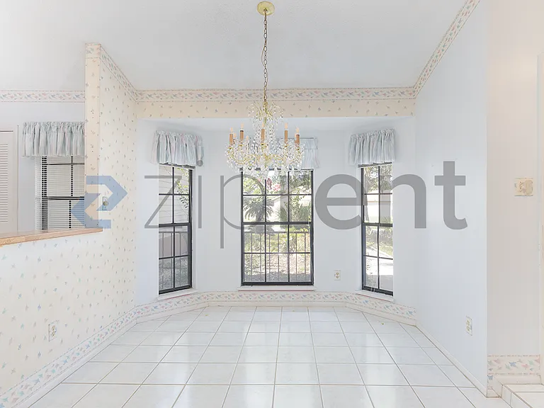 4612 Miranda Cir — Photo 4