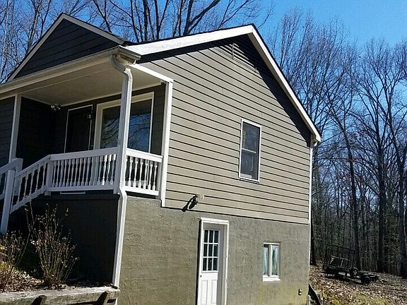 Side entry to basement