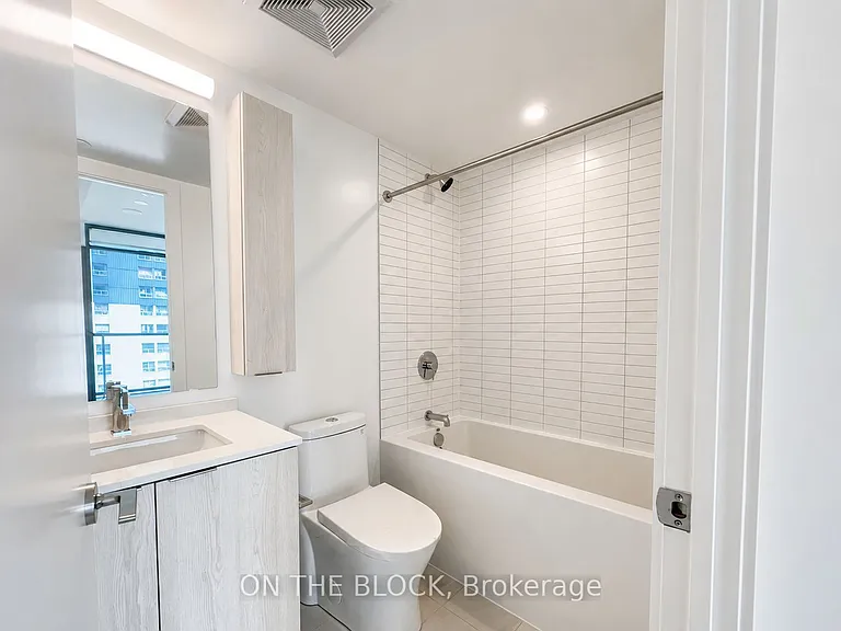86 Dundas St E #618 — Photo 14