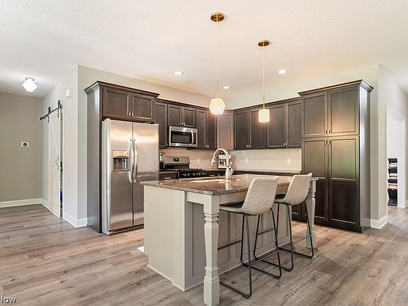 4th image of 3693 Stratavon Dr NW