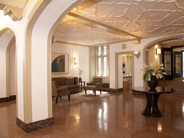 333 East 53rd Street image 8 of 8