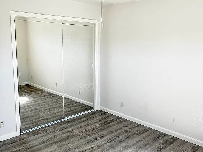 6665 Jonella Way — Photo 15