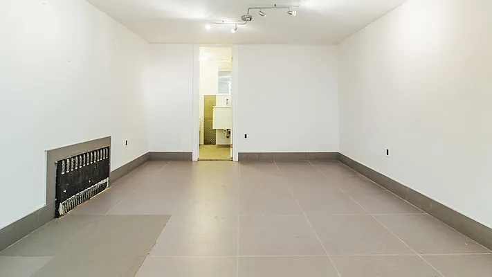 Rented by Nooklyn NYC LLC | media 26