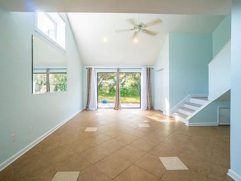 4901 Sandcastle Cir — Photo 7