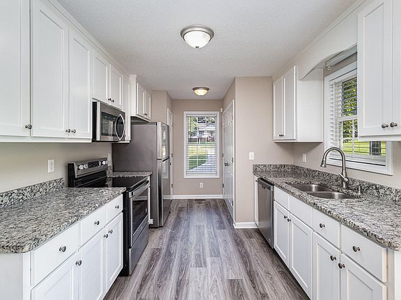 2nd image of 428 Lockwood Dr