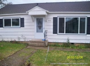 656 W Rainbow St, Roseburg, OR 97471